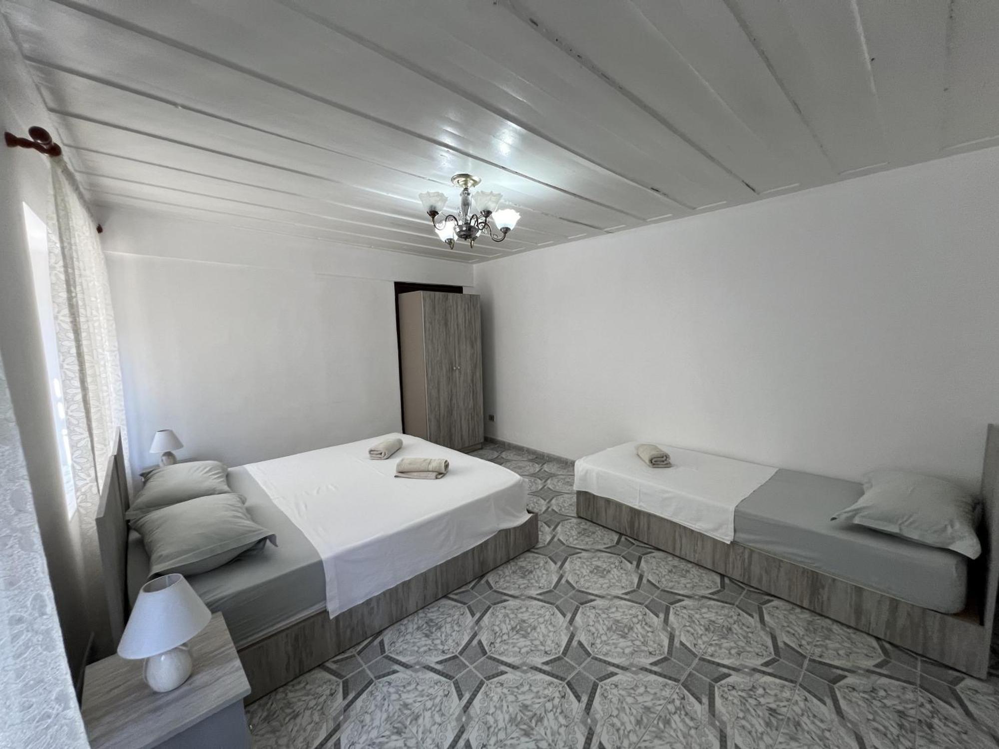 שקודר Onetwosleep Guesthouse מראה חיצוני תמונה
