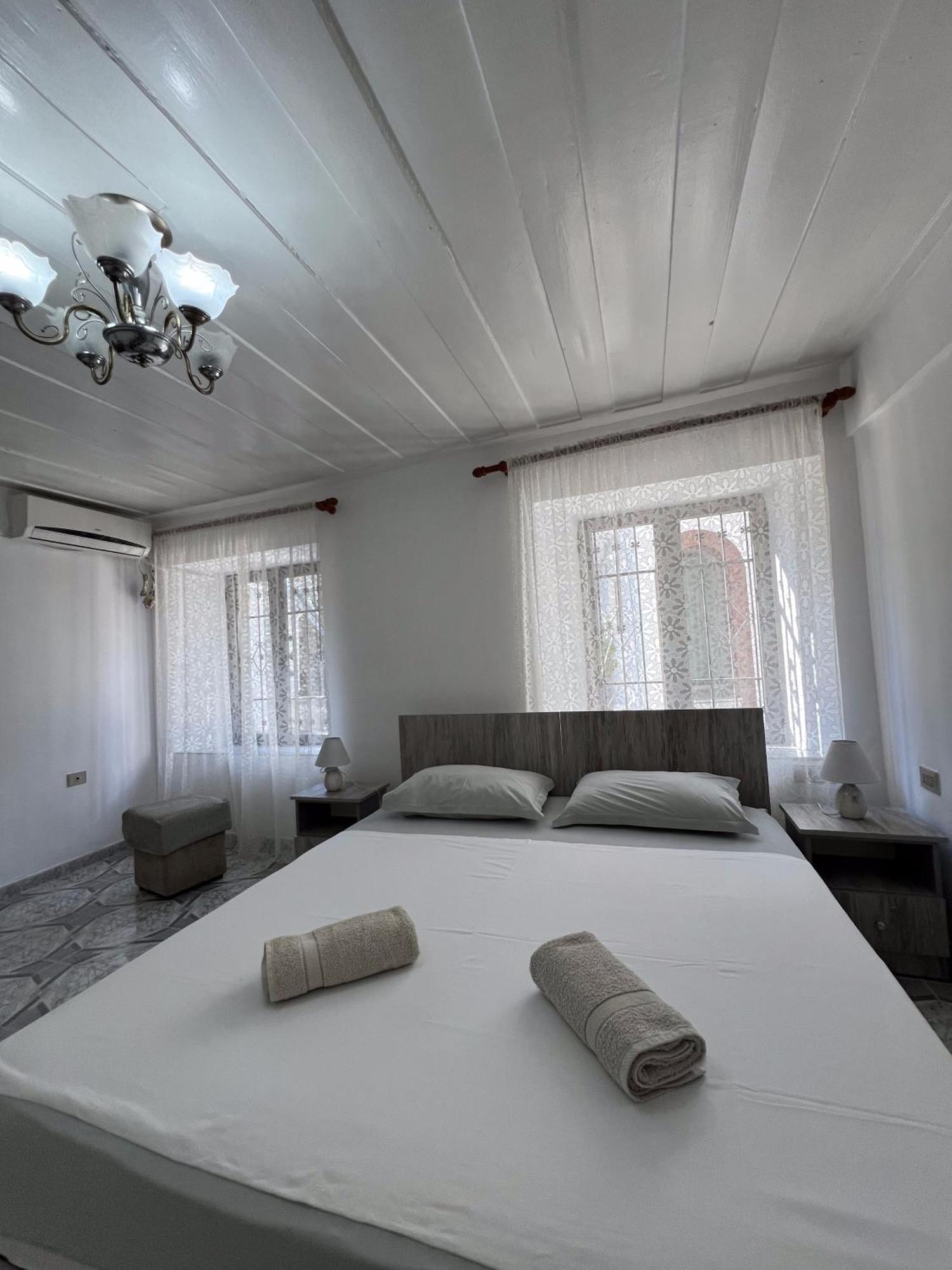 שקודר Onetwosleep Guesthouse מראה חיצוני תמונה
