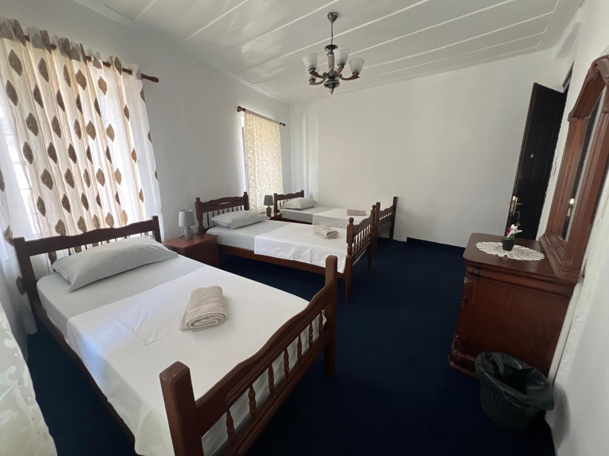 שקודר Onetwosleep Guesthouse מראה חיצוני תמונה