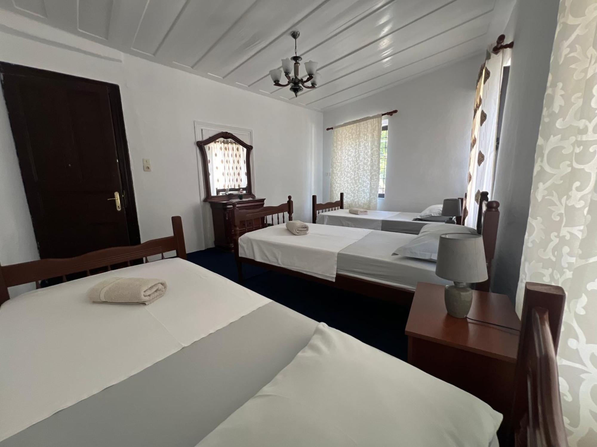שקודר Onetwosleep Guesthouse מראה חיצוני תמונה